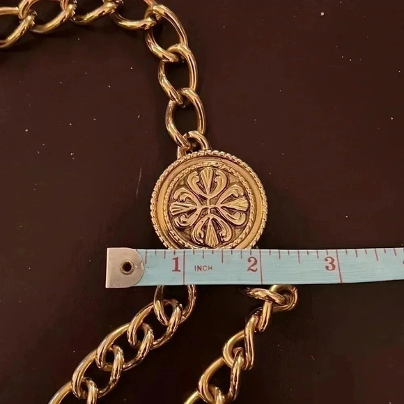 Escada Vinatge Designer Women’s Gilted Gold Tone Couture Chain Link Belt - Picture 15 of 15